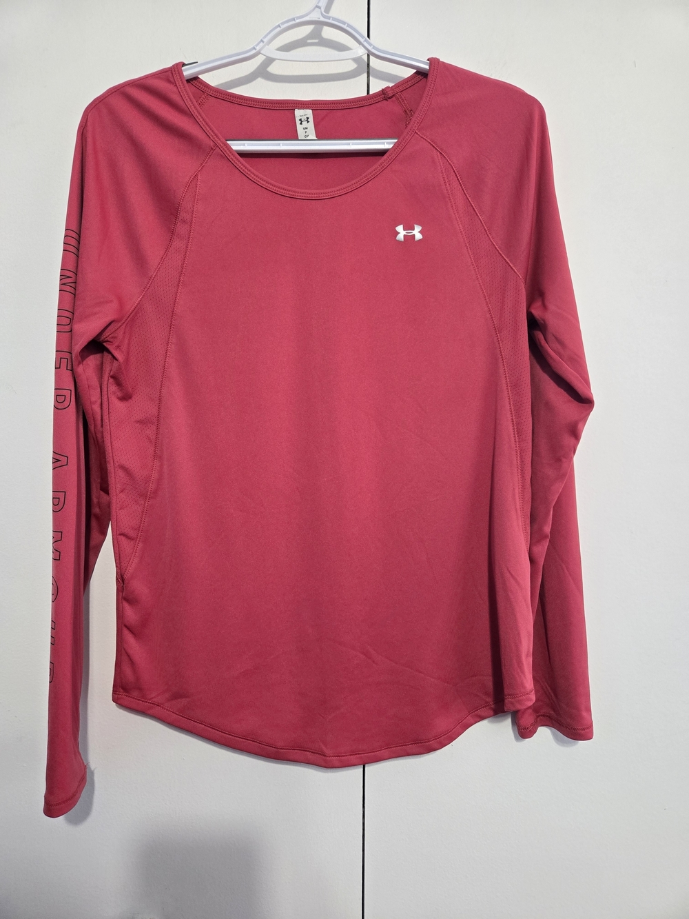 Under Armour HeatGear Pink Long Sleeve Athletic Top Women’s Small